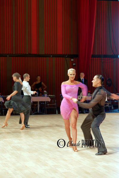 CONCOURS DE DANSES DE SALON à Courbevoie (fév. 2020) – Travail sur les mouvements du corps et des vêtements)